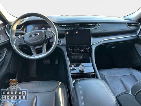 Used 2023 Jeep Grand Cherokee L Limited w/ Black Appearance Package image 13