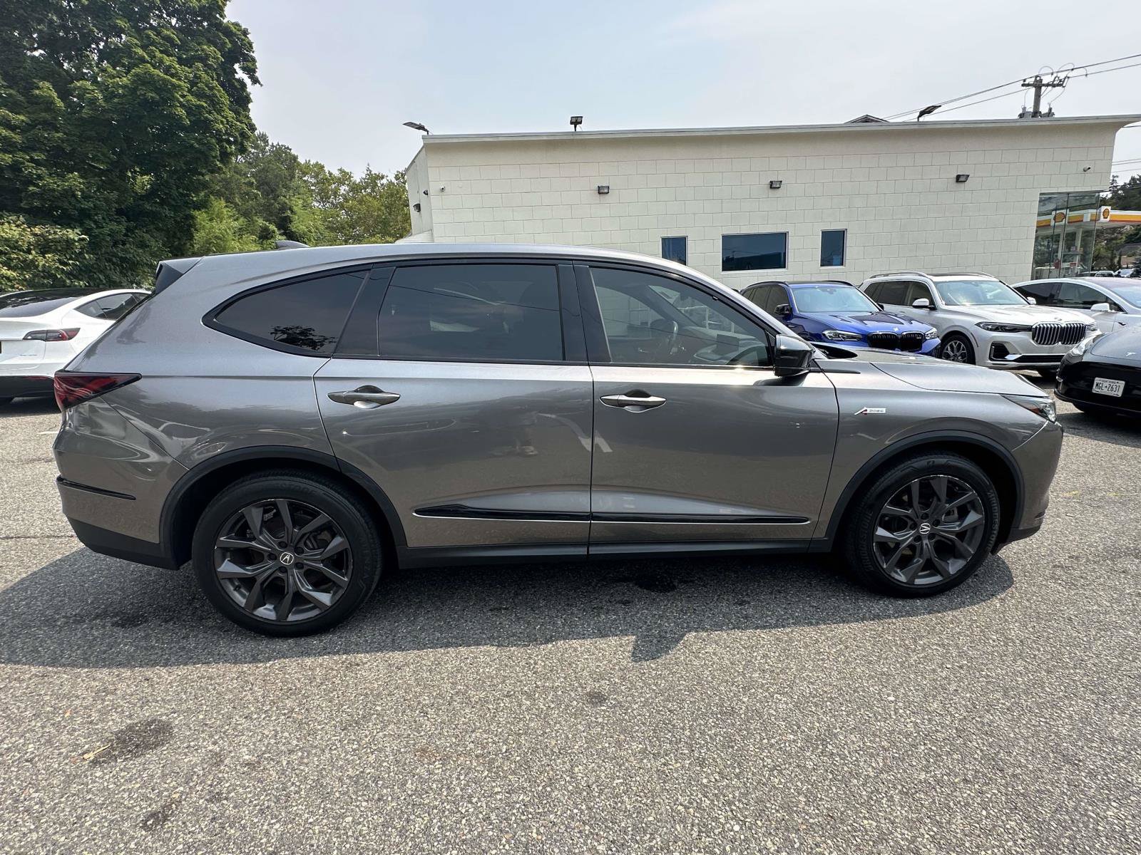 Used 2022 Acura MDX A-Spec AWD/4WD image 2