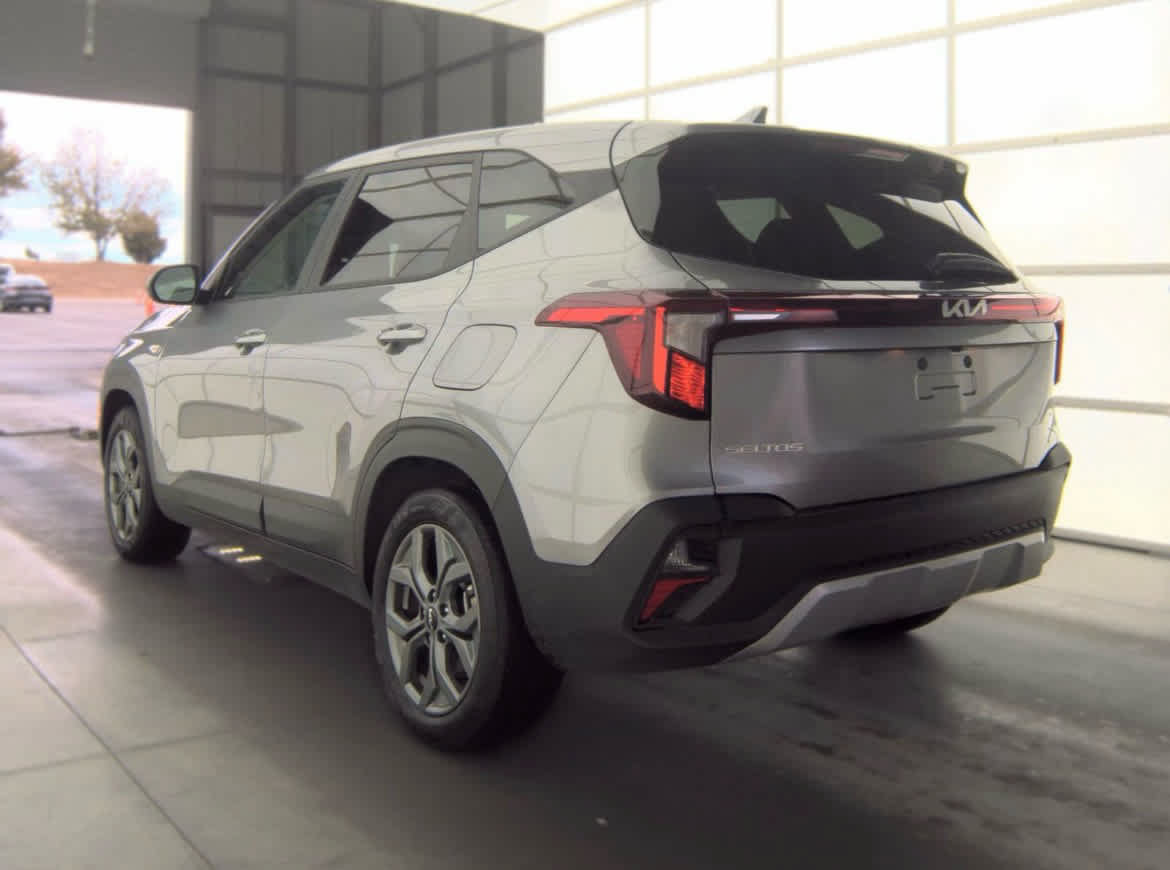 Used 2026 Kia Seltos LX AWD/4WD image 6