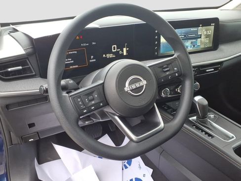 Used 2025 Nissan Kicks SV w/ SV Premium Package AWD/4WD image 12