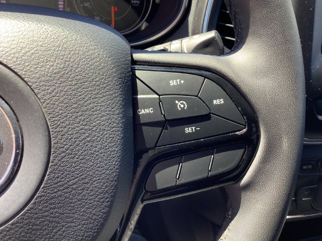Used 2020 Jeep Cherokee Latitude Plus FWD image 12