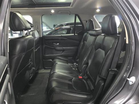 Used 2023 Honda Pilot Touring image 8