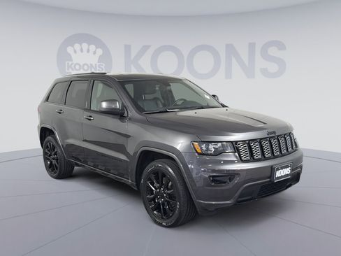Used 2021 Jeep Grand Cherokee Laredo X image 10