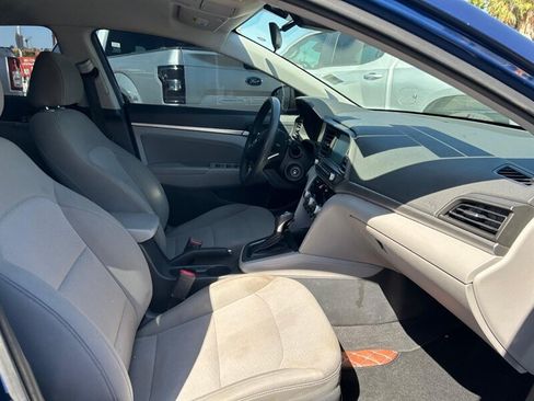 Used 2020 Hyundai Elantra SEL FWD image 22