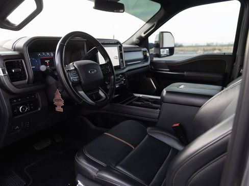 Used 2024 Ford F350 Platinum w/ FX4 Off-Road Package image 14