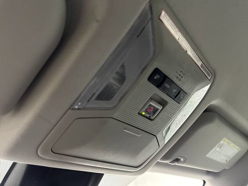 Used 2021 Toyota RAV4 LE FWD image 74