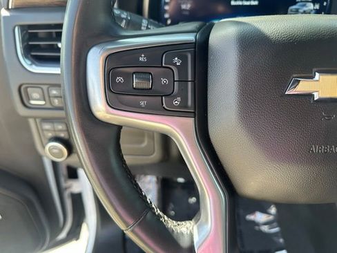 Used 2023 Chevrolet Suburban Premier AWD/4WD image 4