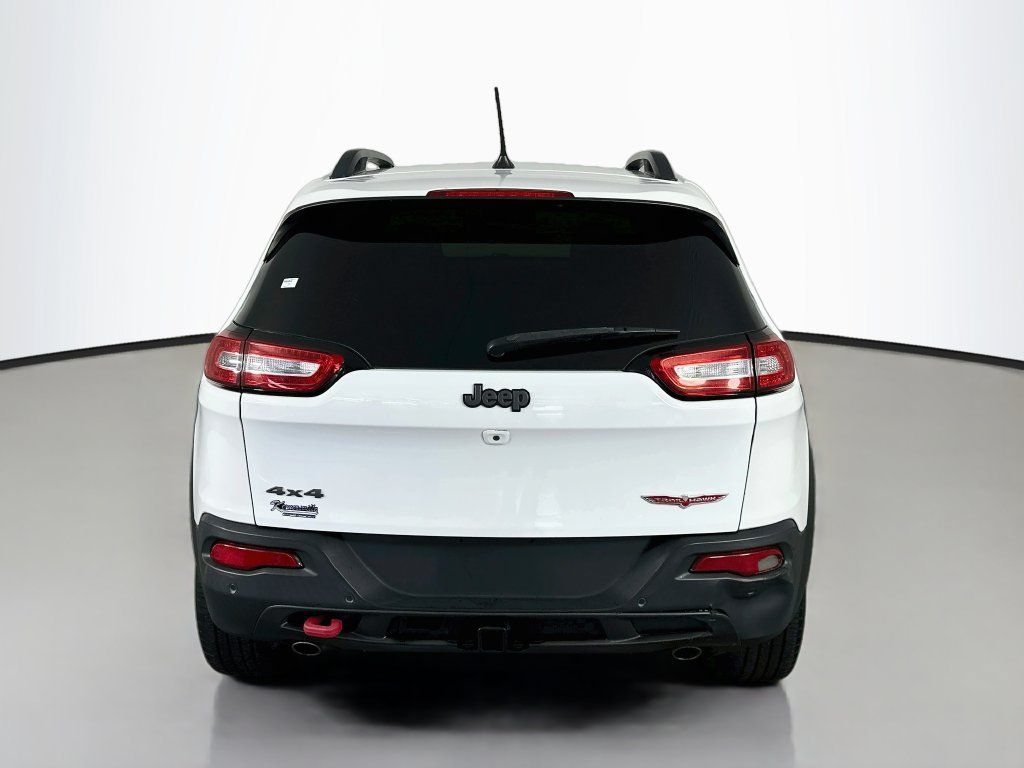Used 2018 Jeep Cherokee Trailhawk AWD/4WD image 6