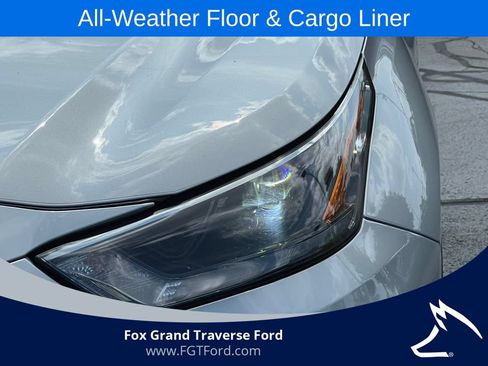 Used 2022 Toyota Highlander XLE AWD/4WD image 38