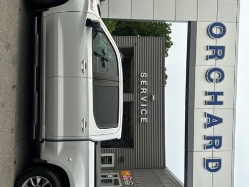 Used 2019 Chevrolet Silverado 1500 RST AWD/4WD image 2