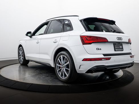 Certified 2025 Audi Q5 e Premium Plus AWD/4WD image 5