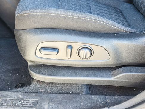 Used 2024 Chevrolet Equinox LT image 22