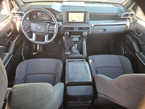 Used 2025 Toyota 4Runner SR5 AWD/4WD image 22