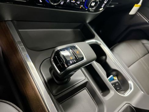New 2026 Chevrolet Silverado 1500 High Country w/ Technology Package AWD/4WD image 18