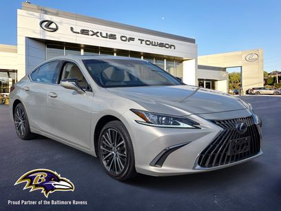 Certified 2022 Lexus ES 300h w/ Premium Package
