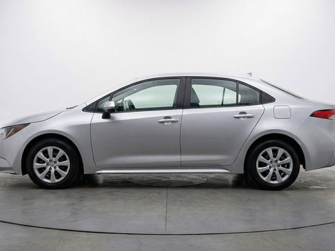 Used 2025 Toyota Corolla LE FWD image 5