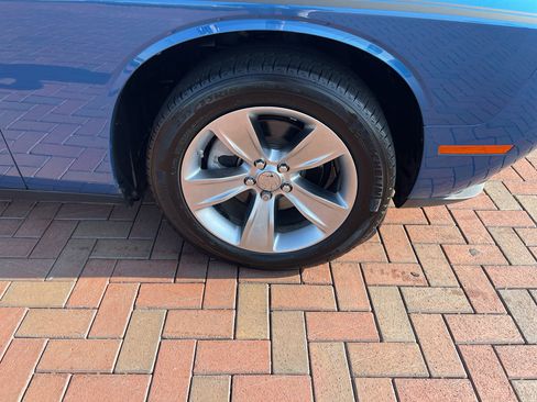 Used 2022 Dodge Challenger SXT w/ Driver Convenience Group image 6