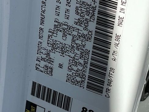 Used 2025 Toyota Tacoma SR5 image 33