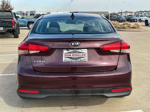 Used 2017 Kia Forte LX w/ LX Popular Package image 4