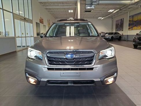 Used 2018 Subaru Forester 2.5i Touring w/ Popular Package #2 AWD/4WD image 2