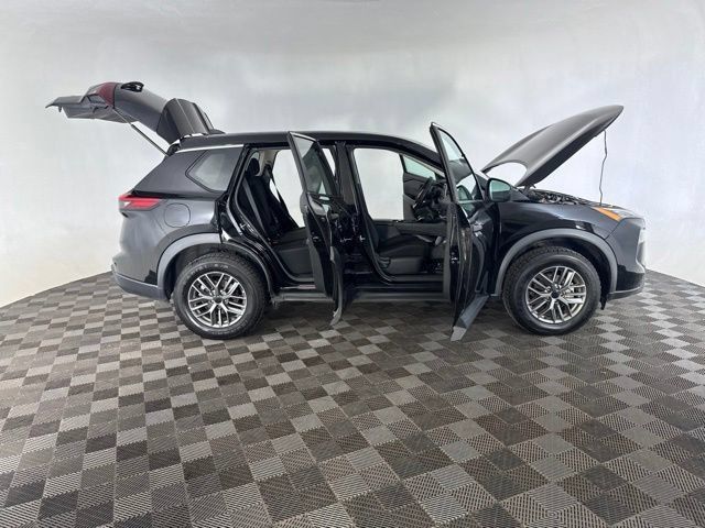 Used 2024 Nissan Rogue S AWD/4WD image 13