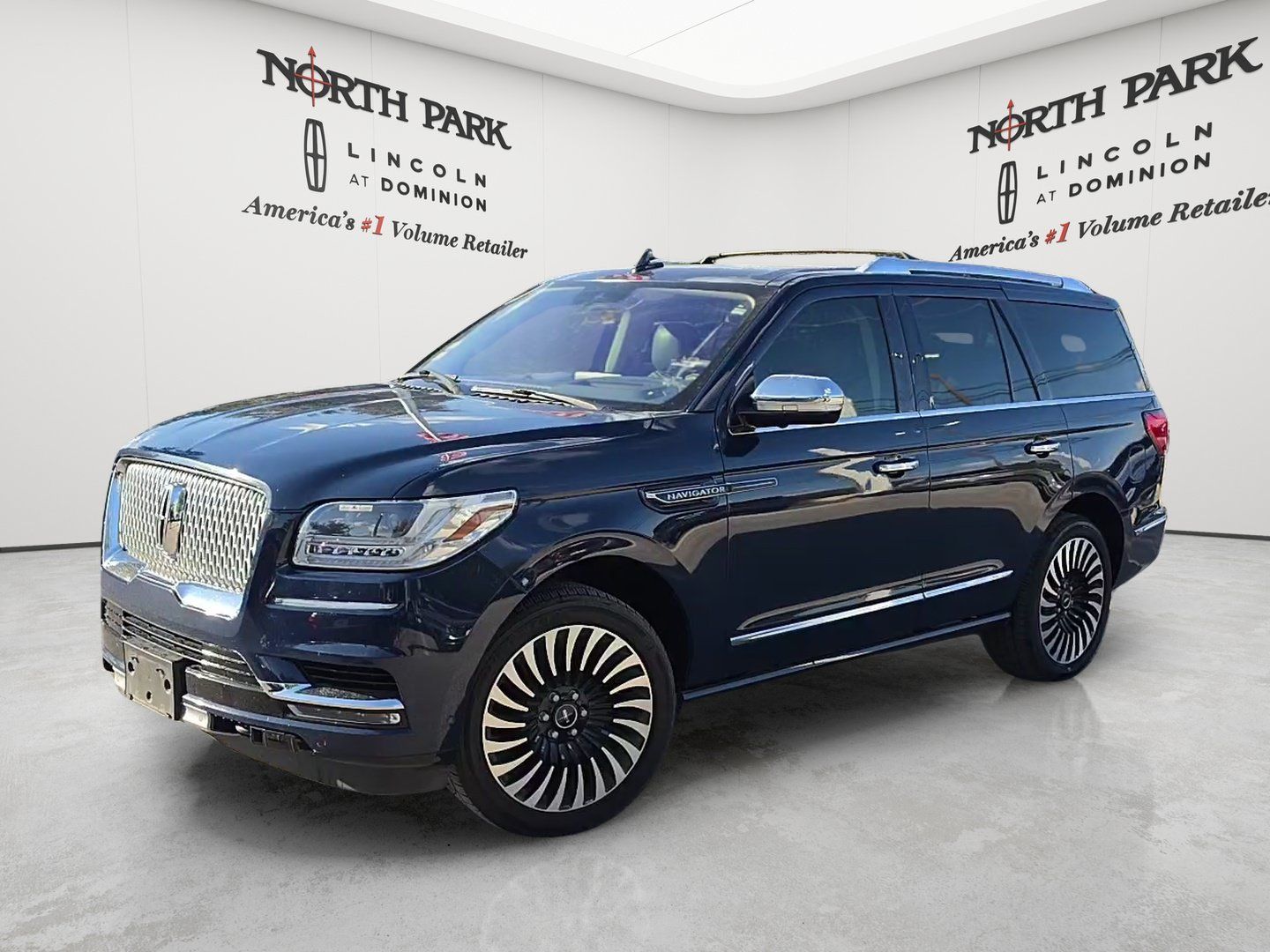 Used 2018 Lincoln Navigator Black Label w/ Cargo Package AWD/4WD image 1