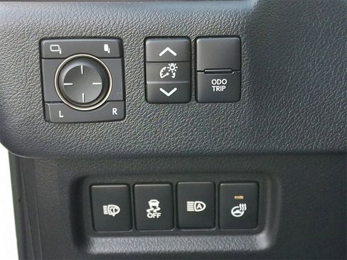 Used 2022 Lexus GX 460 Premium w/ Premium Package image 27