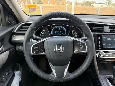 Used 2017 Honda Civic EX image 9