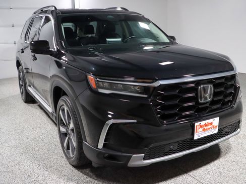 Used 2023 Honda Pilot Touring image 5