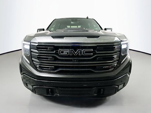Used 2023 GMC Sierra 1500 AT4 w/ AT4 Preferred Package AWD/4WD image 2