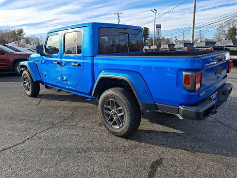 New 2026 Jeep Gladiator Sport image 4