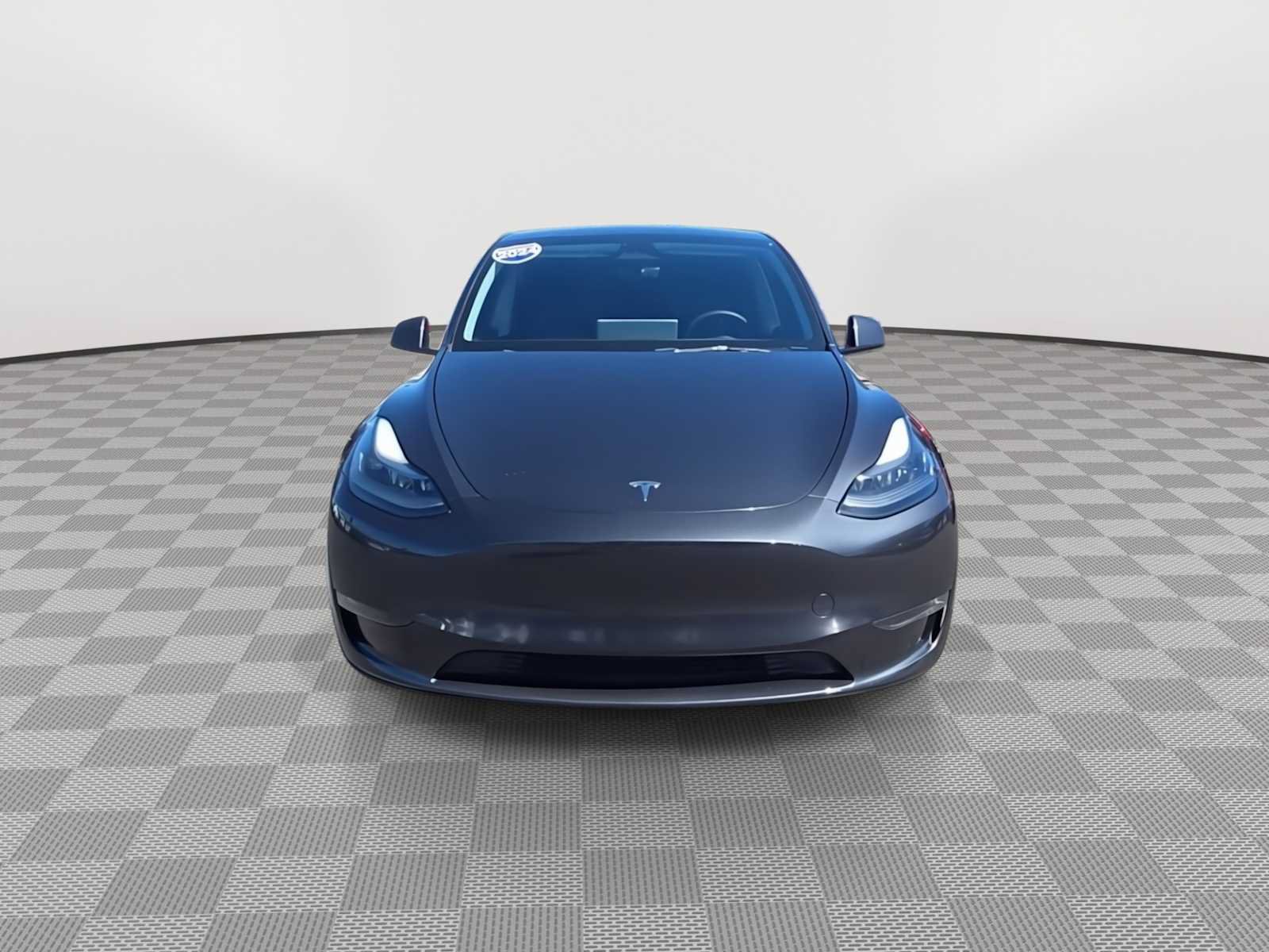 Used 2024 Tesla Model Y Long Range AWD/4WD image 3