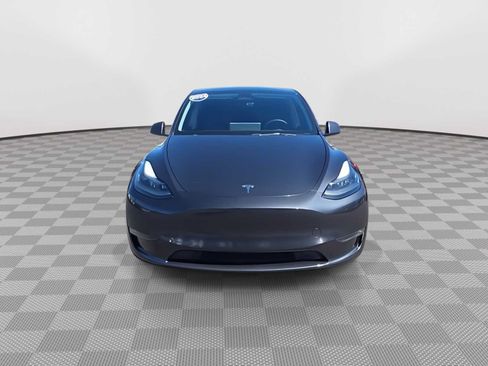 Used 2024 Tesla Model Y Long Range AWD/4WD image 3