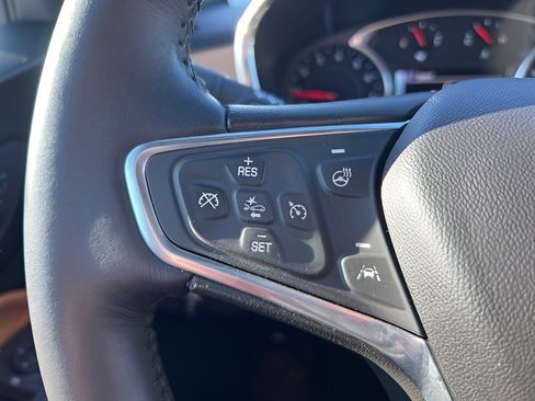 Used 2018 Chevrolet Equinox Premier image 19