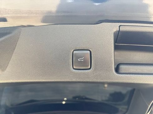 Used 2024 Ford Escape ST-Line w/ Tech Pack #1 AWD/4WD image 18