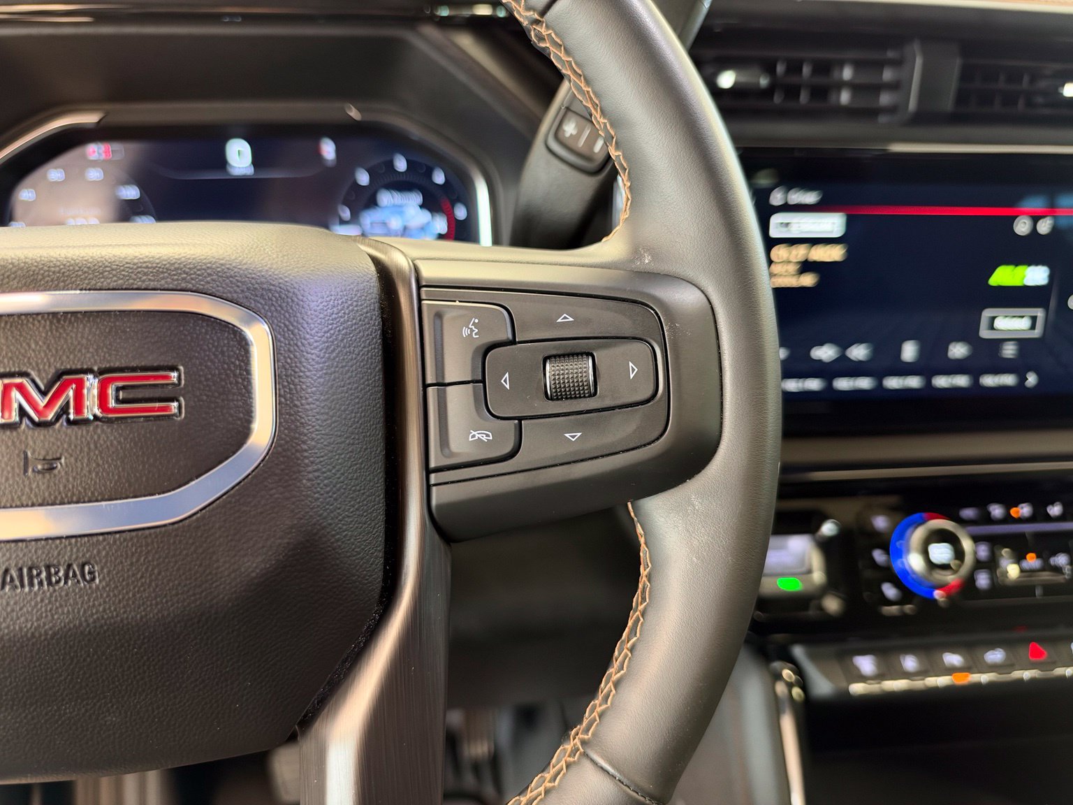 Used 2024 GMC Sierra 2500 AT4 w/ AT4 Premium Plus Package AWD/4WD image 19