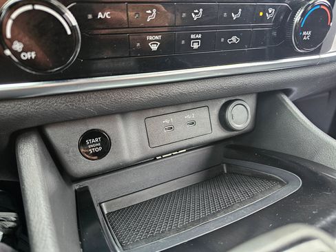 Used 2024 Nissan Rogue S image 27