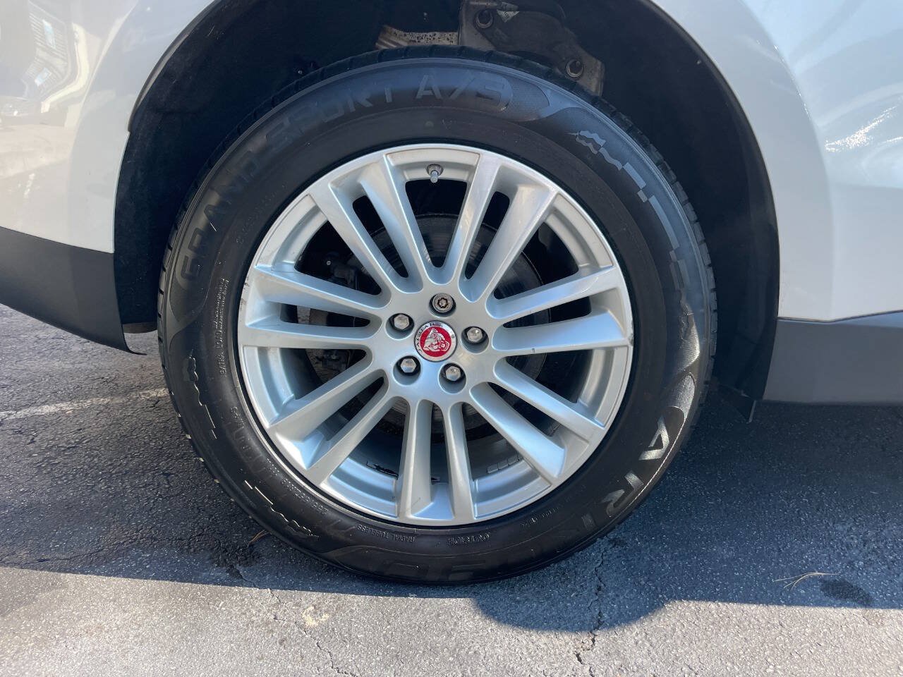 Used 2019 Jaguar F-PACE Prestige AWD/4WD image 25
