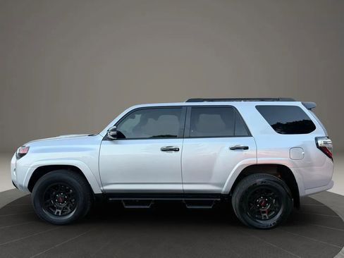 Used 2021 Toyota 4Runner Venture w/ Moonroof Package image 8
