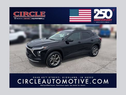 Used 2025 Chevrolet Trax LT w/ LT Convenience Package FWD image 1
