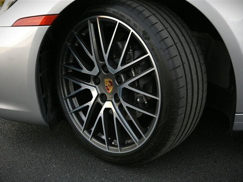 Used 2024 Porsche 911 Carrera w/ Premium Package RWD image 4