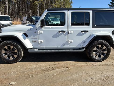Used 2020 Jeep Wrangler Unlimited Sahara image 11