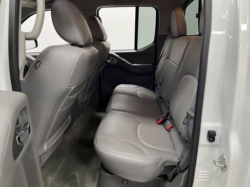 Used 2017 Nissan Frontier SV image 11