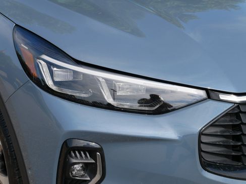 Used 2023 Ford Escape Platinum w/ Premium Technology Package AWD/4WD image 16