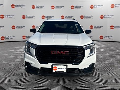 Used 2023 GMC Terrain SLT w/ Elevation Edition image 8