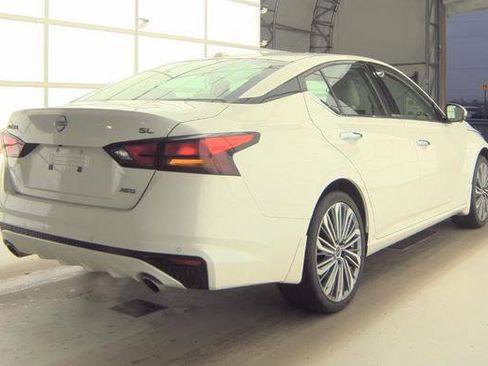 Used 2024 Nissan Altima 2.5 SL image 3
