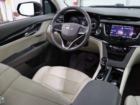 Used 2021 Cadillac XT6 Premium Luxury w/ LPO, Floor Liner Package image 28