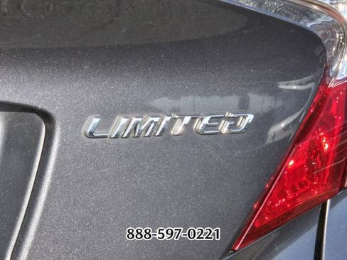 Used 2019 Toyota C-HR Limited FWD image 5