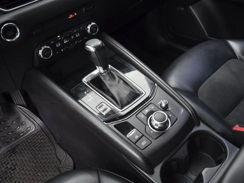 Used 2018 MAZDA CX-5 Touring w/ Preferred Equipment Package FWD image 12
