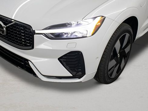 New 2024 Volvo XC60 T8 Plus w/ Protection Package Premier image 7